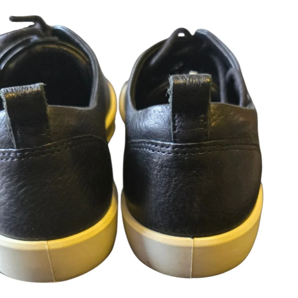 Ecco extra width